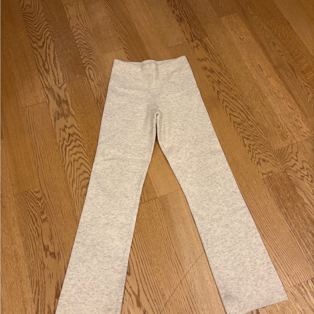 Aritzia Wilfred Sweater Pants in Heather White Size Small